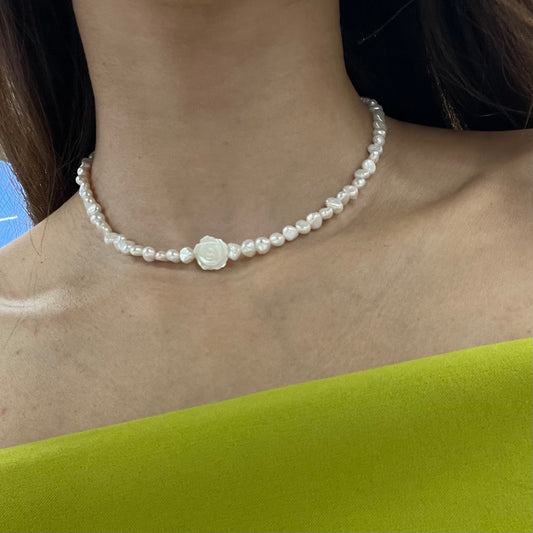 Amélie Baroque Pearls with Rose Pendant Choker Necklace